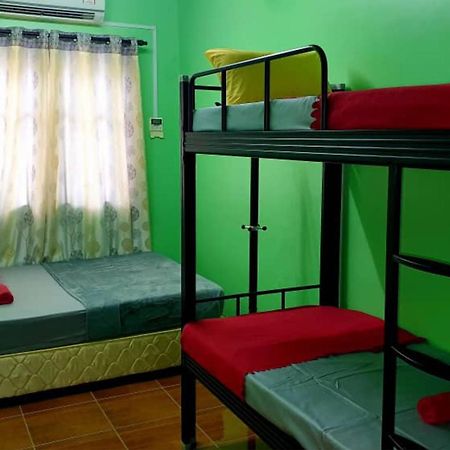 Shoplot Hostel Pangkor Kampong Pasir Bogak Extérieur photo