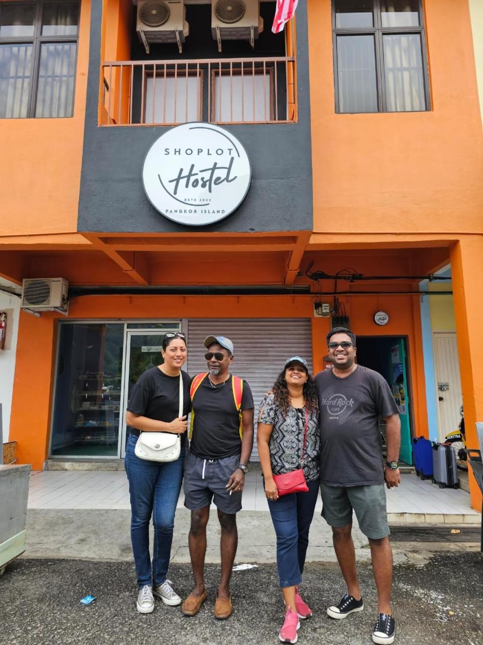 Shoplot Hostel Pangkor Kampong Pasir Bogak Extérieur photo