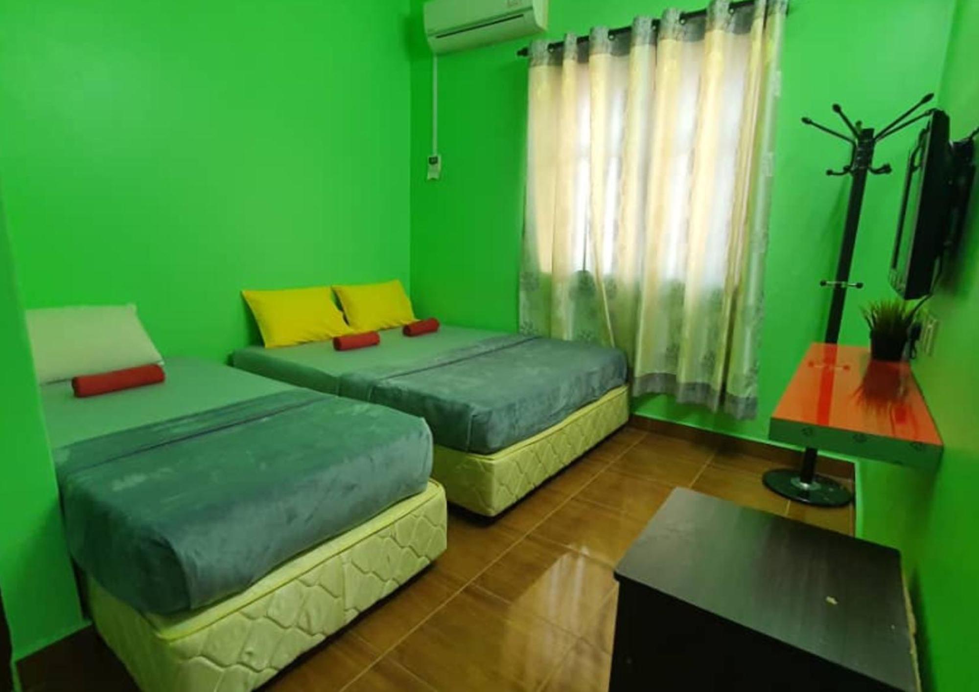 Shoplot Hostel Pangkor Kampong Pasir Bogak Extérieur photo