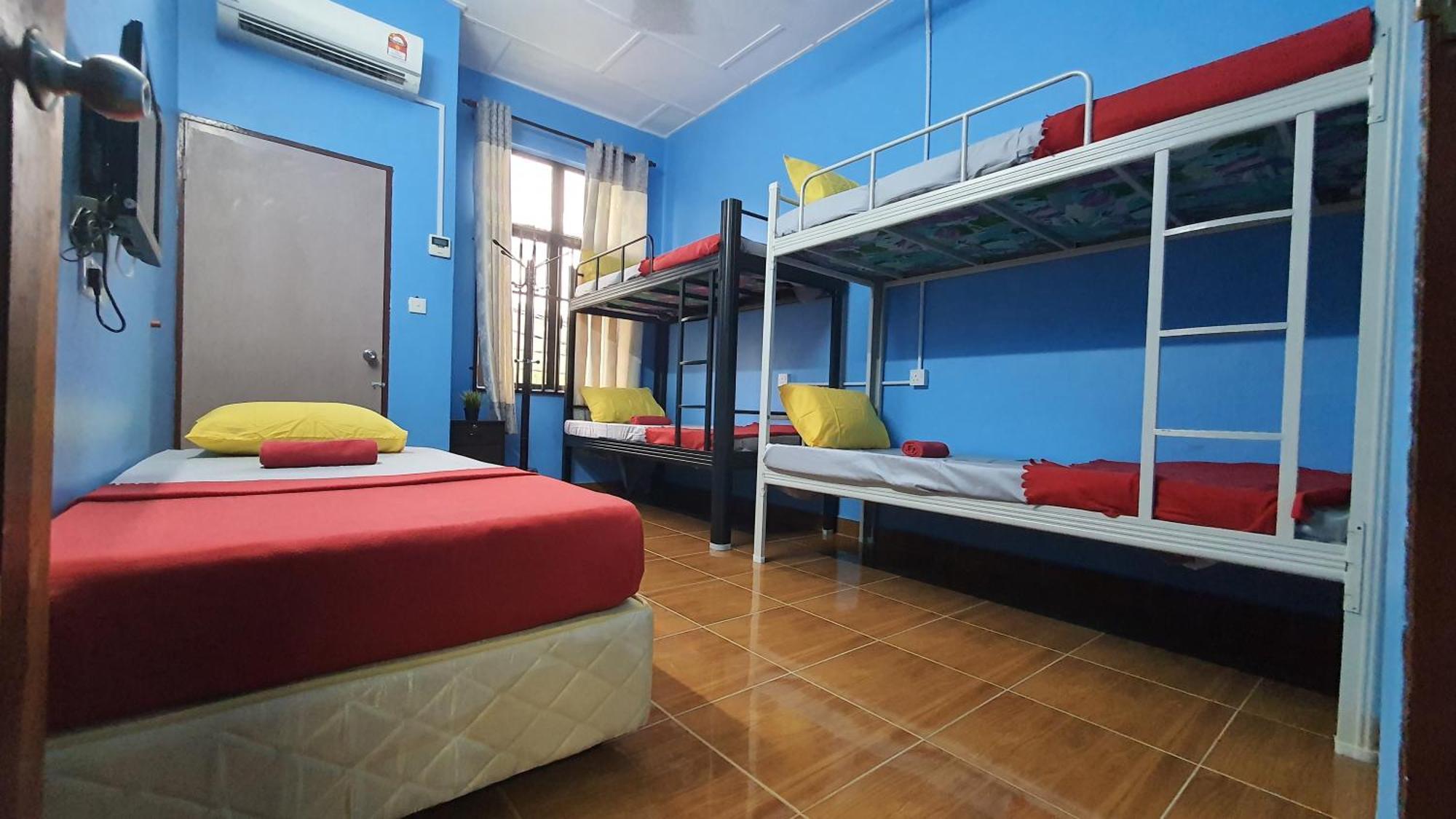 Shoplot Hostel Pangkor Kampong Pasir Bogak Extérieur photo
