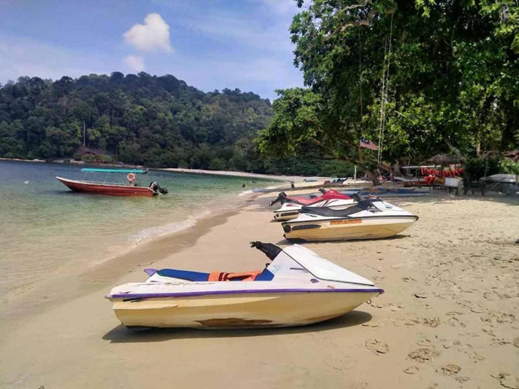 Shoplot Hostel Pangkor Kampong Pasir Bogak Extérieur photo